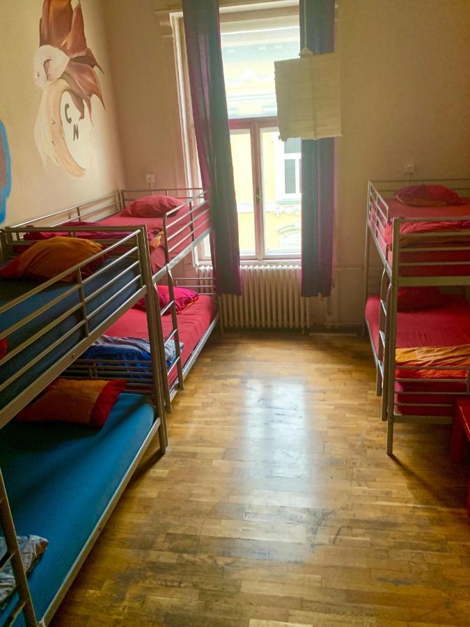 Bed 8-Bed Mixed Dormitory Room